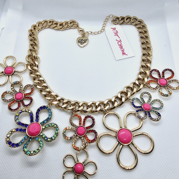 BETSEY LOVE FEST OPEN HEART BIB NECKLACE PASTEL MULTI - Picture 2 of 11